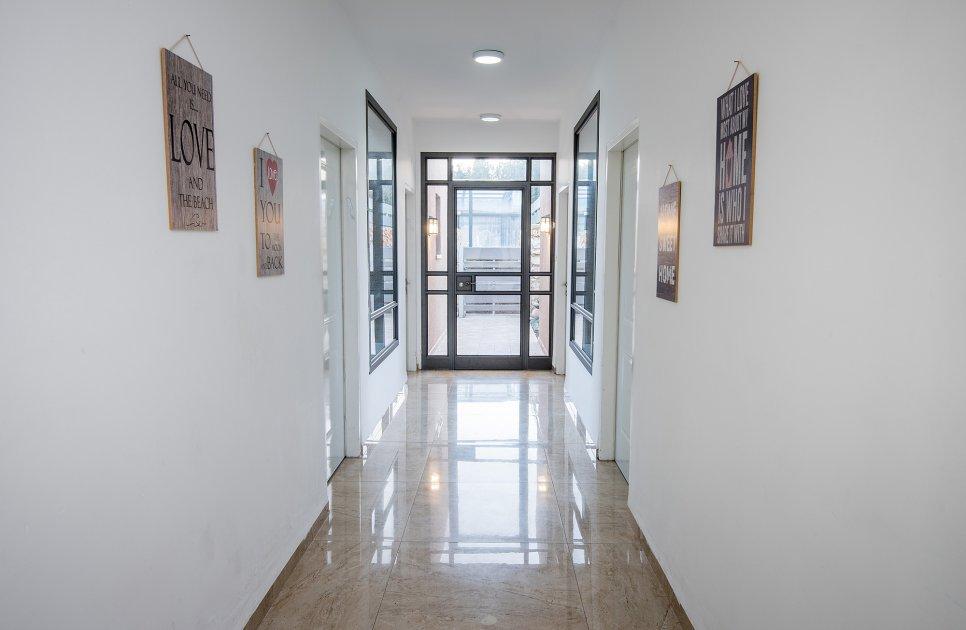 52482 פנים הוילה והחדרים, אחוזת אגם בוטיק, וילה  בשומרה וילות - Vila 4 U