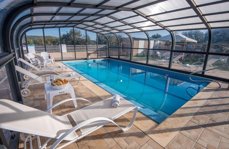 52485 המתחם החיצוני, אחוזת אגם בוטיק, וילה  בשומרה וילות - Vila 4 U