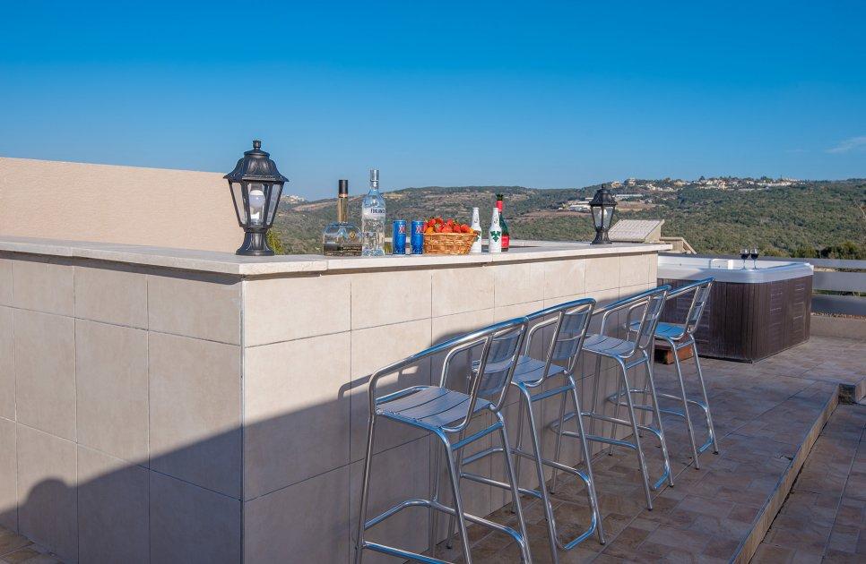 52494 המתחם החיצוני, אחוזת אגם בוטיק, וילה  בשומרה וילות - Vila 4 U