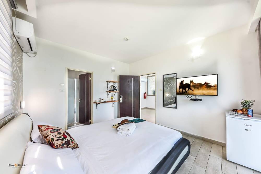 56341 גלריה כללית של הסוויטות, אחוזת נופים-מתחם סוויטות, וילה  בטבריה וילות - Vila 4 U