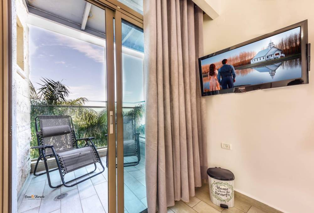 56376 גלריה כללית של הסוויטות, אחוזת נופים-מתחם סוויטות, וילה  בטבריה וילות - Vila 4 U