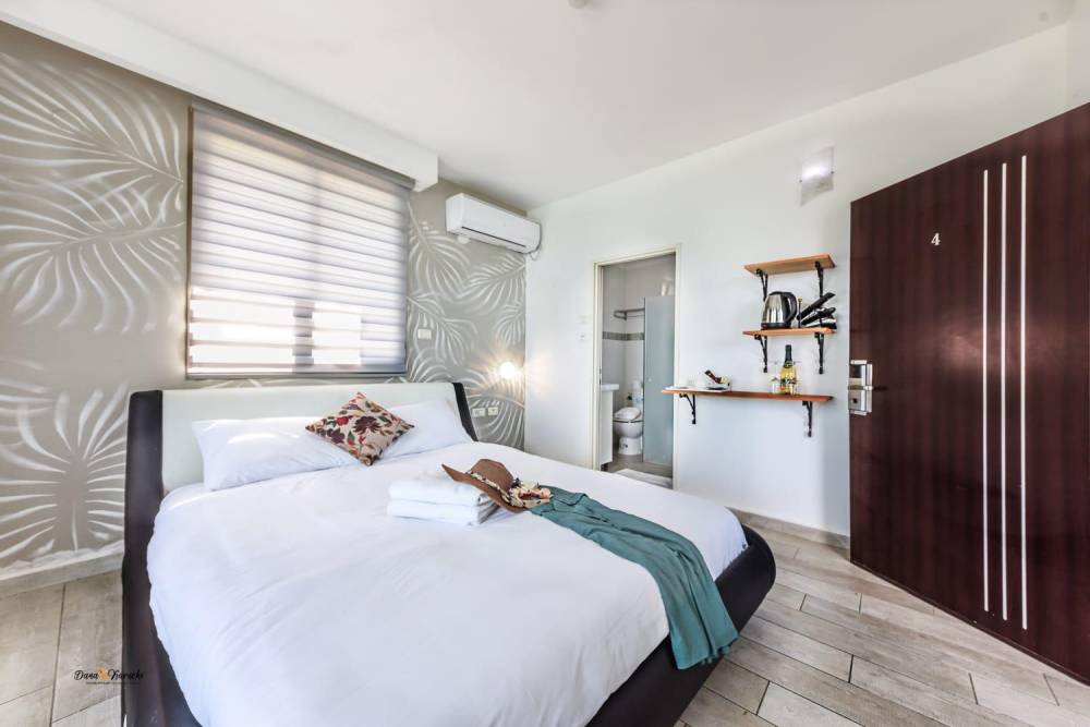 56380 גלריה כללית של הסוויטות, אחוזת נופים-מתחם סוויטות, וילה  בטבריה וילות - Vila 4 U