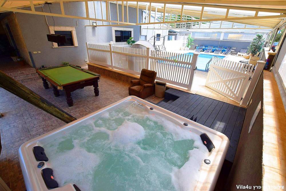 60885 מתחם חיצוני, אחוזת ליזט, וילה  בחוסן וילות - Vila 4 U