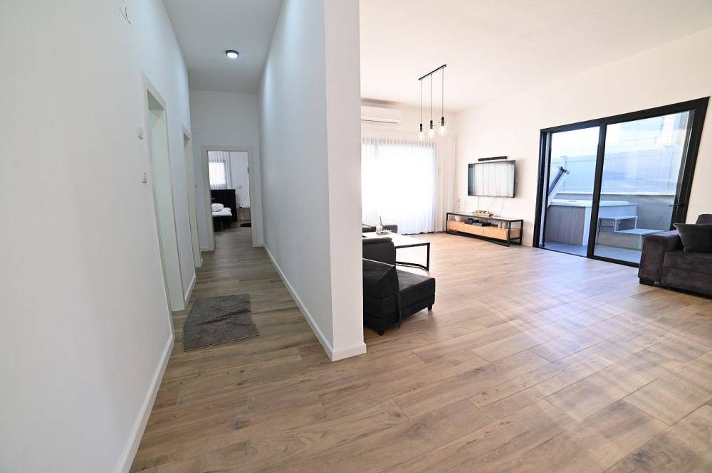 62197 כללי, אחוזת תהל-פוריה עילית, וילה  בפוריה כפר עבודה וילות - Vila 4 U