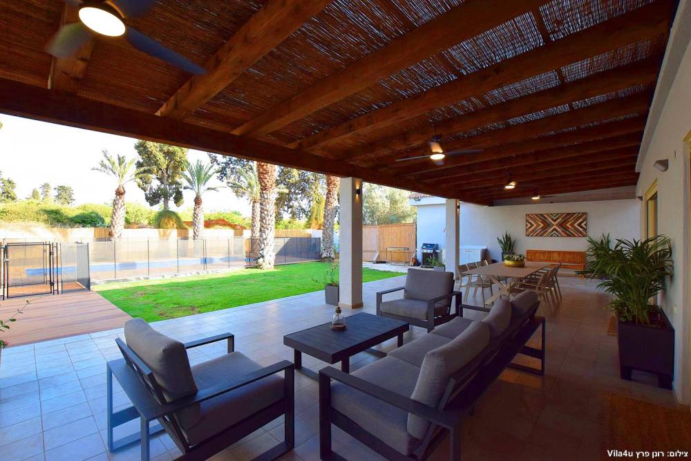 64039 המתחם החיצוני, הבית בלימן, וילה  בלימן וילות - Vila 4 U