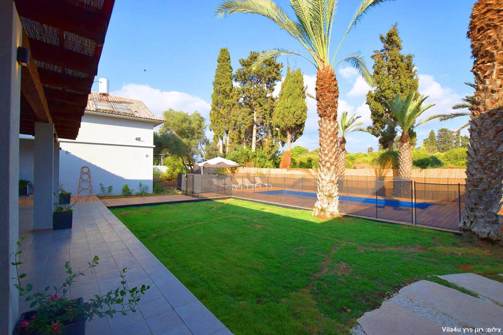 64046 המתחם החיצוני, הבית בלימן, וילה  בלימן וילות - Vila 4 U