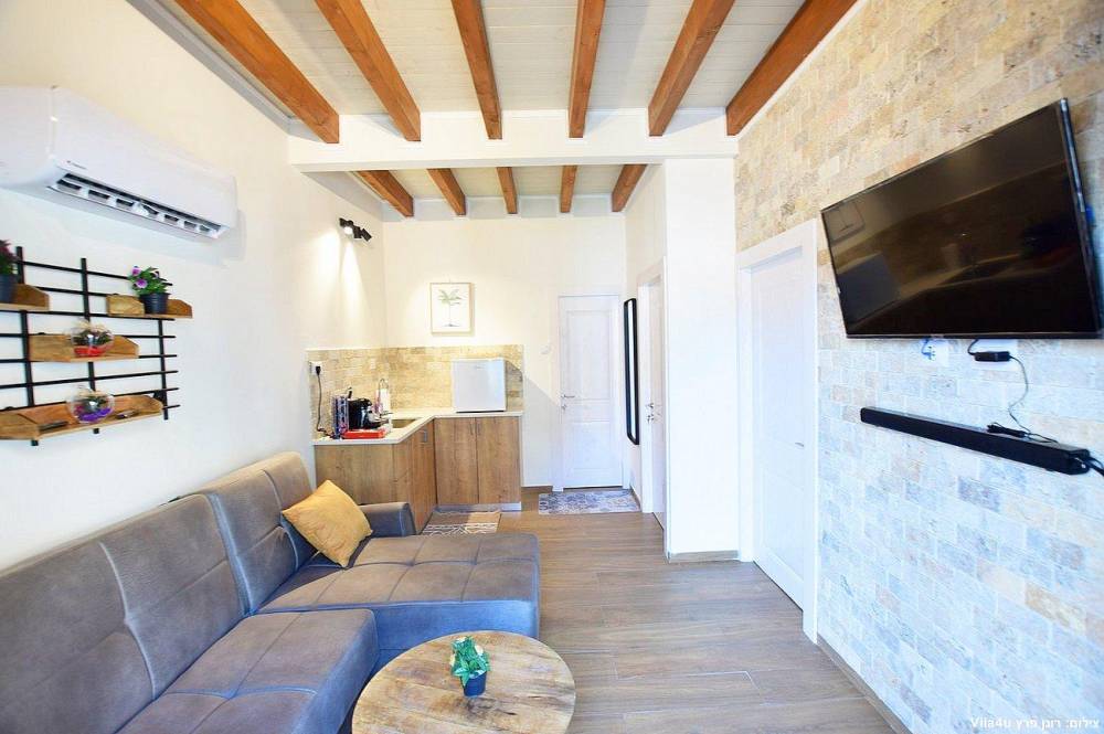 65240 פנים היחידות, אחוזת ראש ההר, וילה  בירכא וילות - Vila 4 U