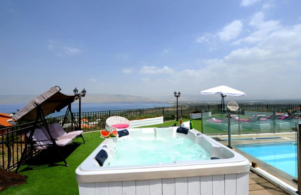 67104 מתחם חיצוני, רומי האוס, וילה  במושבה כנרת וילות - Vila 4 U