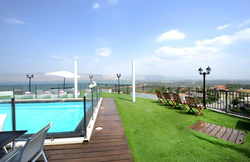 67116 מתחם חיצוני, רומי האוס, וילה  במושבה כנרת וילות - Vila 4 U