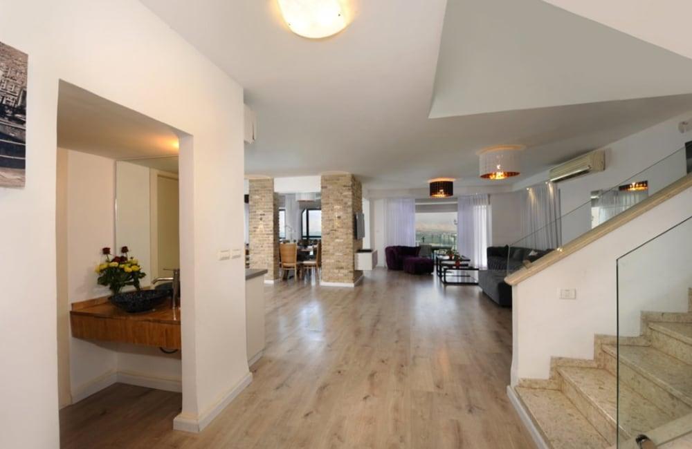 67127 מתחם פנימי, רומי האוס, וילה  במושבה כנרת וילות - Vila 4 U