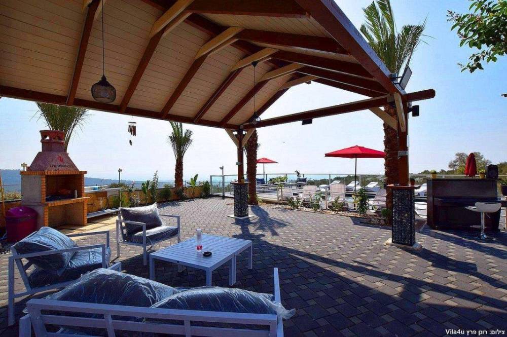 70728 המתחם החיצוני, אחוזת ראש ההר, וילה  בירכא וילות - Vila 4 U