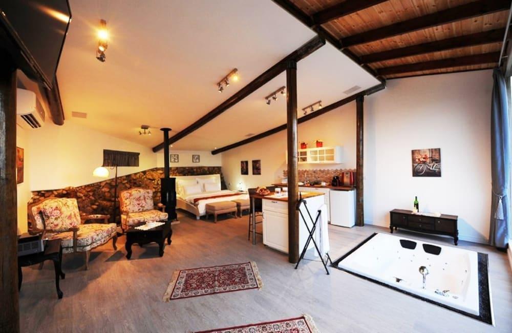 70875 פינסטרה למערב, וילה פינסטרה, וילה  במנות וילות - Vila 4 U