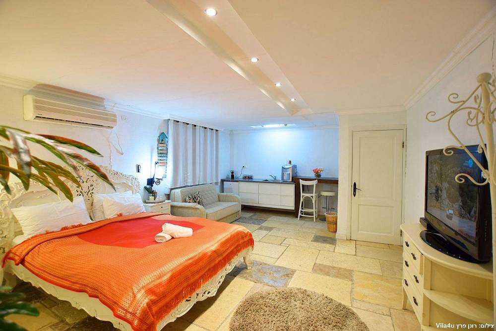 71430 פנים הסוויטות, אחוזת הנסיכה, וילה  במשמר הירדן וילות - Vila 4 U