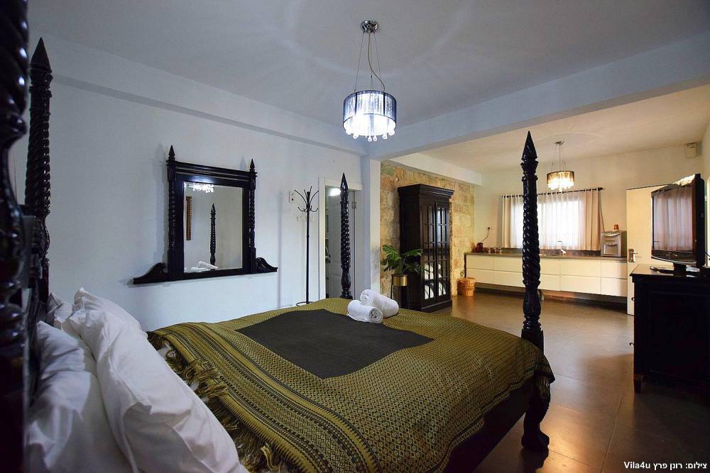 71437 פנים הסוויטות, אחוזת הנסיכה, וילה  במשמר הירדן וילות - Vila 4 U