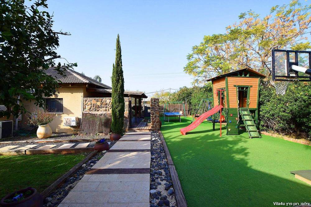 71492 מתחם חיצוני ובריכה, אחוזת הנסיכה, וילה  במשמר הירדן וילות - Vila 4 U