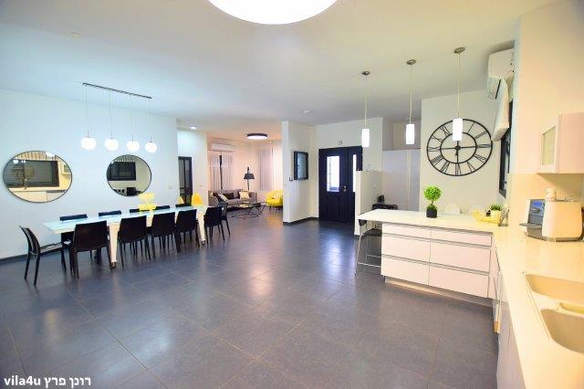 סלון פנים הוילה והחדרים, וילה גספר, וילה  בפקיעין החדשה וילות - Vila 4 U