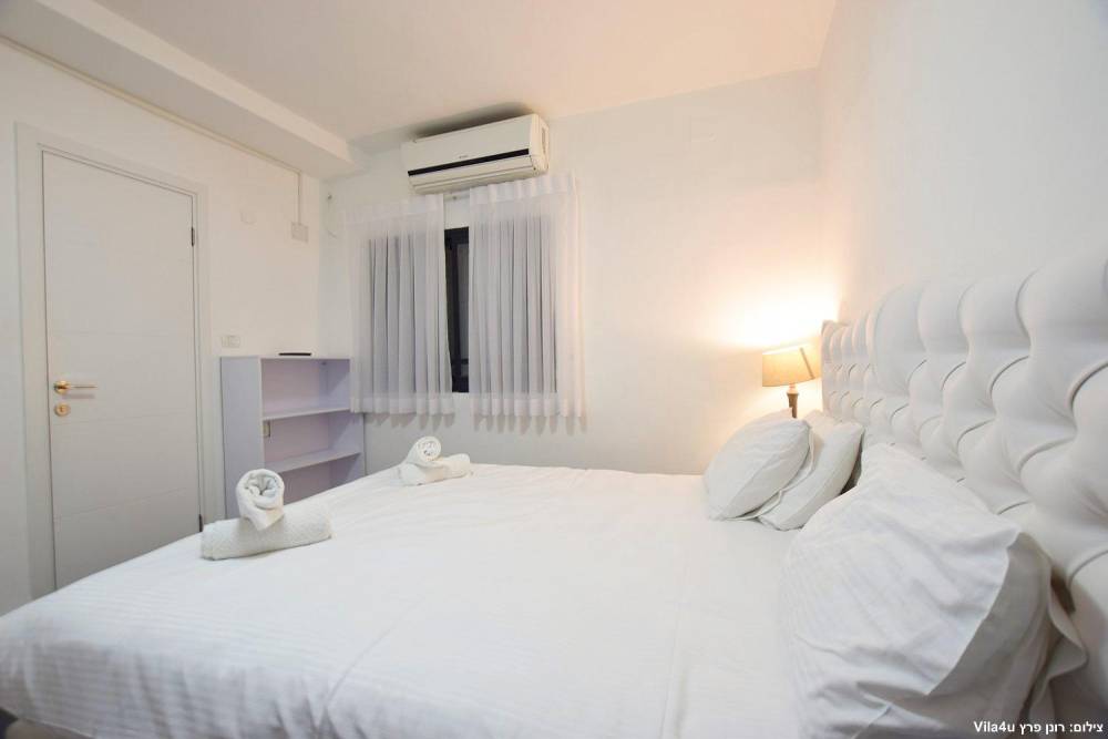 חדר שינה פנים הוילה והחדרים, וילה גספר, וילה  בפקיעין החדשה וילות - Vila 4 U