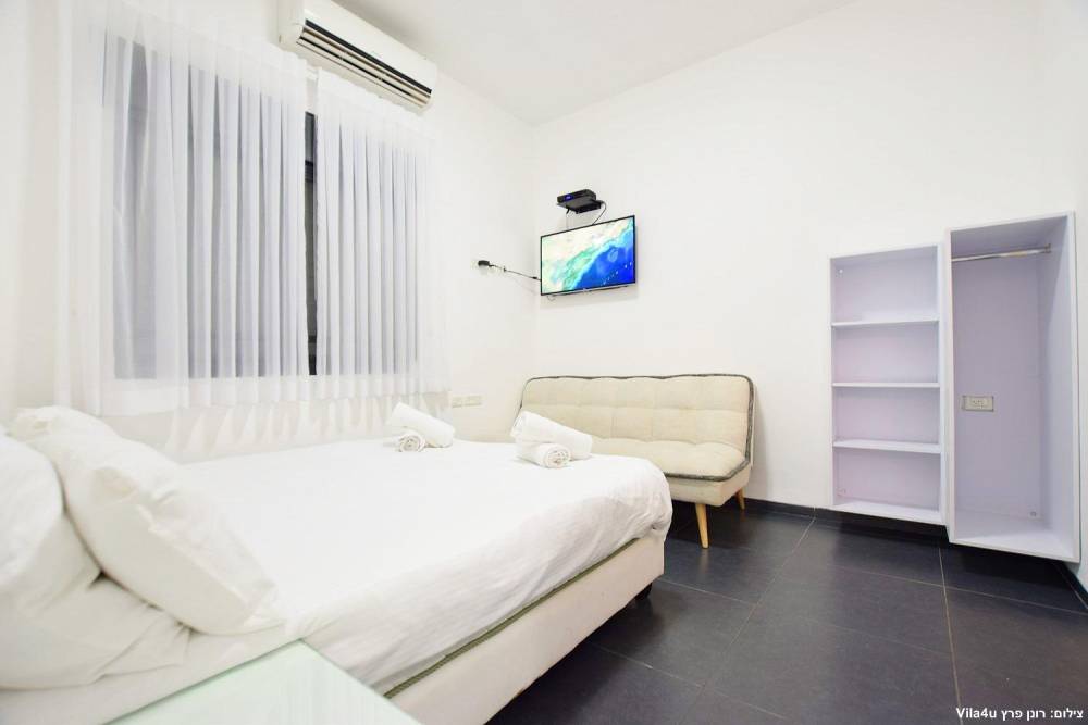 חדר שינה פנים הוילה והחדרים, וילה גספר, וילה  בפקיעין החדשה וילות - Vila 4 U