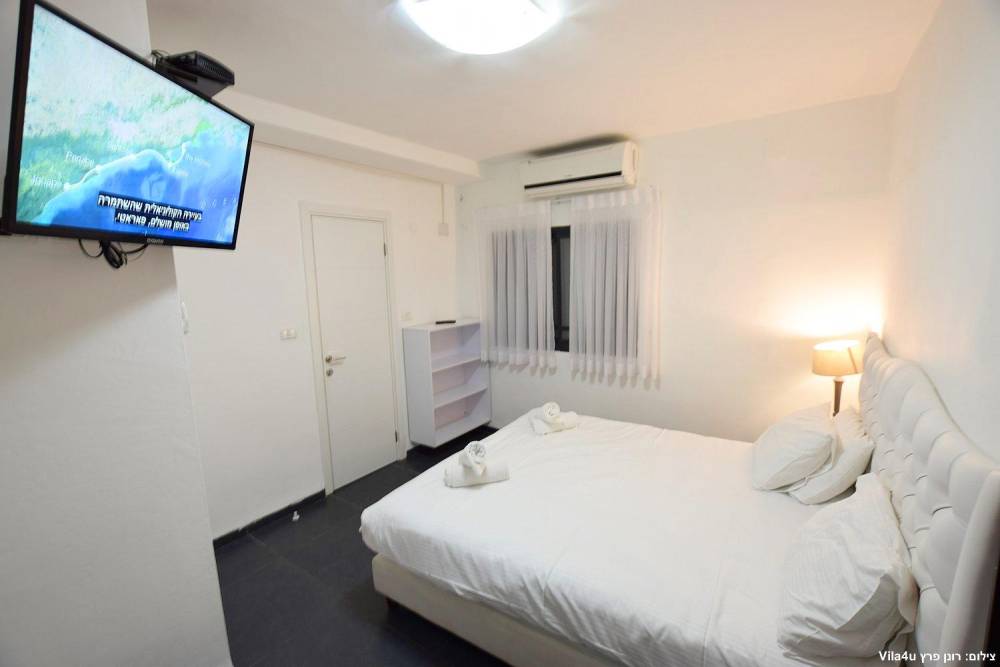 חדר שינה פנים הוילה והחדרים, וילה גספר, וילה  בפקיעין החדשה וילות - Vila 4 U
