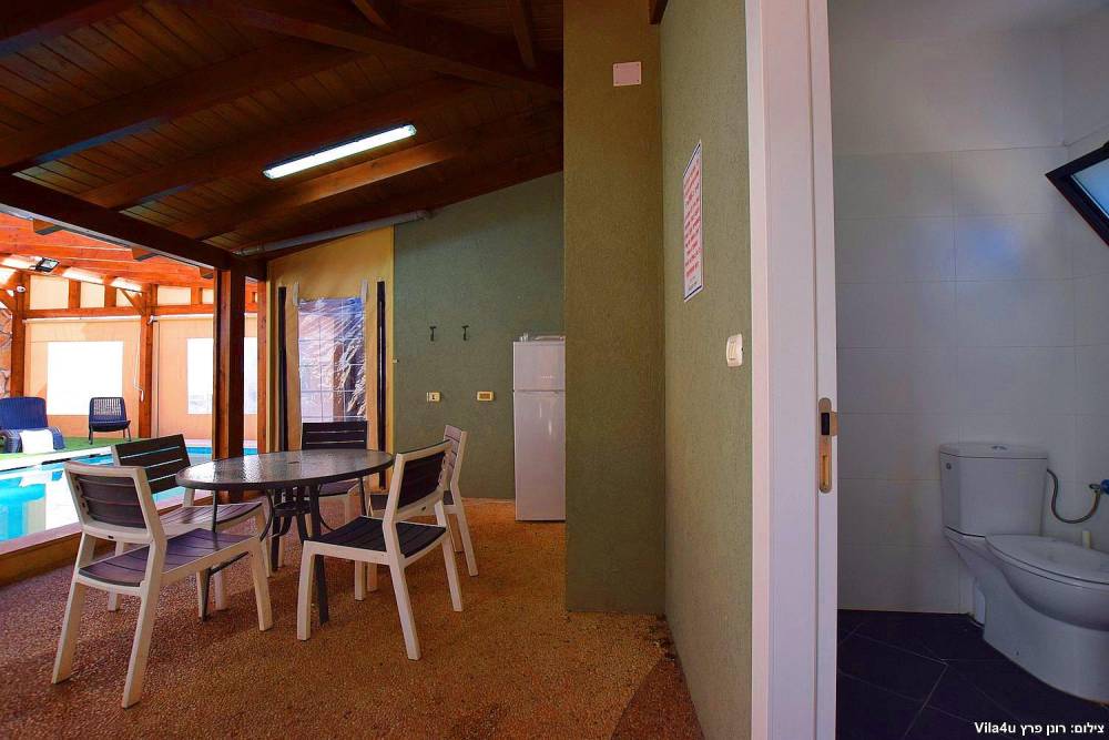 חצר המתחם החיצוני, וילה גספר, וילה  בפקיעין החדשה וילות - Vila 4 U