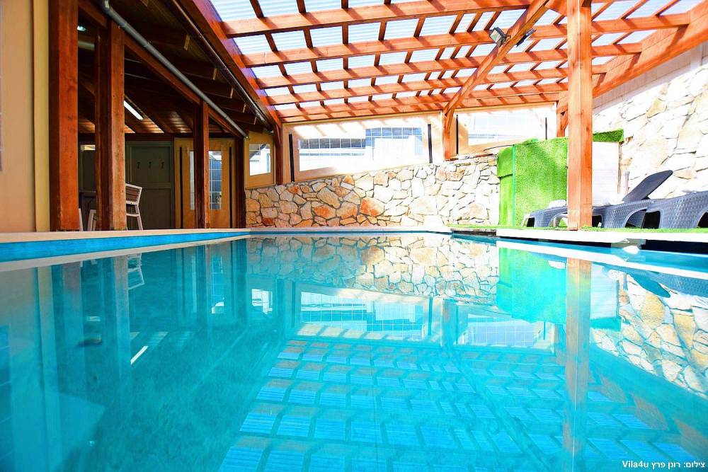 בריכה המתחם החיצוני, וילה גספר, וילה  בפקיעין החדשה וילות - Vila 4 U