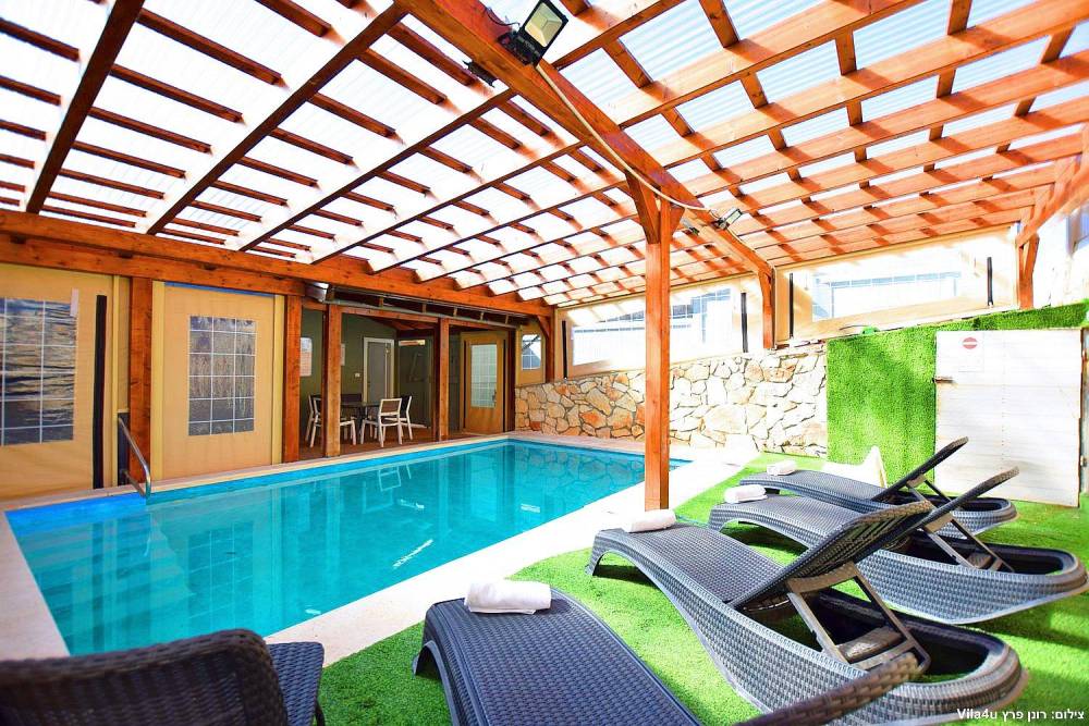 חצר המתחם החיצוני, וילה גספר, וילה  בפקיעין החדשה וילות - Vila 4 U