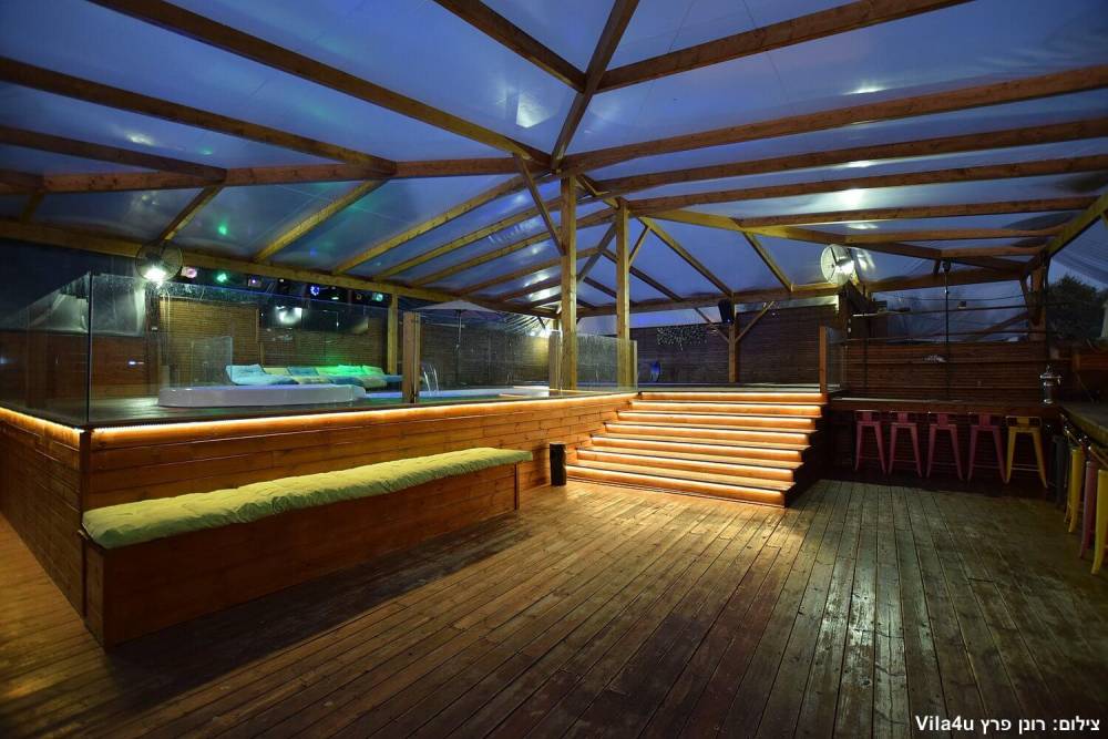 72079 המתחם בחורף, לופט סלפי, וילה  בראשון לציון וילות - Vila 4 U