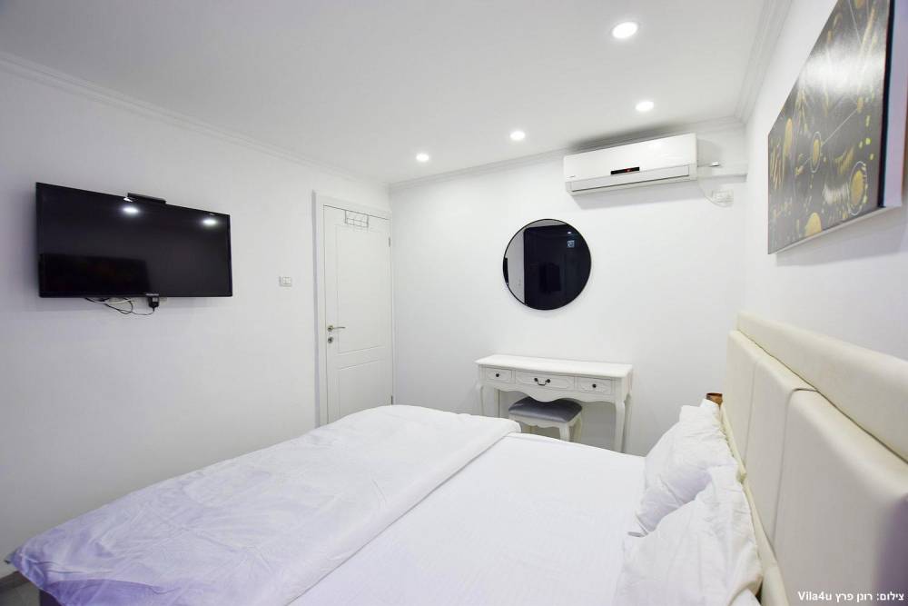 73461 פנים הוילה, אחוזת ליזט, וילה  בחוסן וילות - Vila 4 U