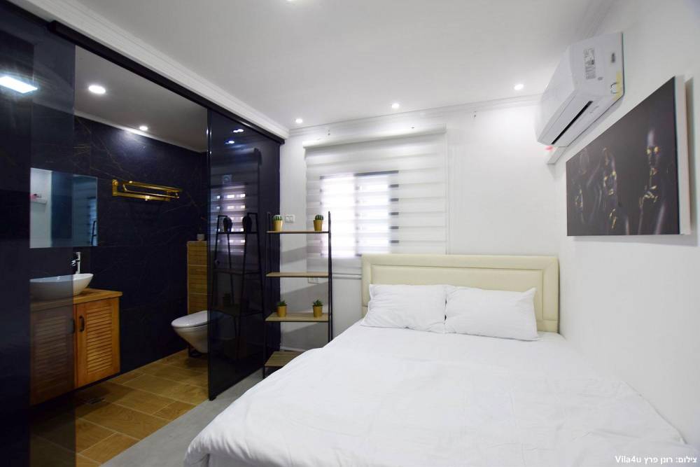 73463 פנים הוילה, אחוזת ליזט, וילה  בחוסן וילות - Vila 4 U