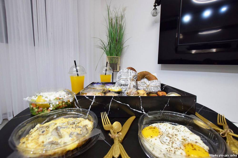 73476 פנים הוילה, אחוזת ליזט, וילה  בחוסן וילות - Vila 4 U