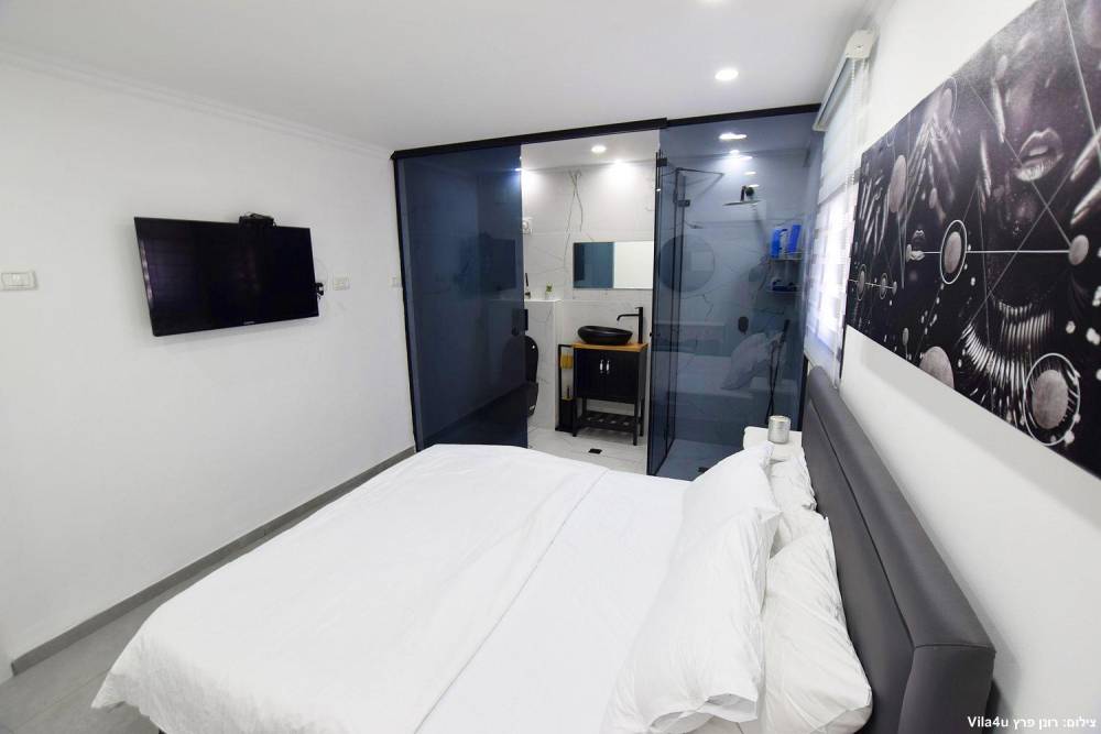 73477 פנים הוילה, אחוזת ליזט, וילה  בחוסן וילות - Vila 4 U