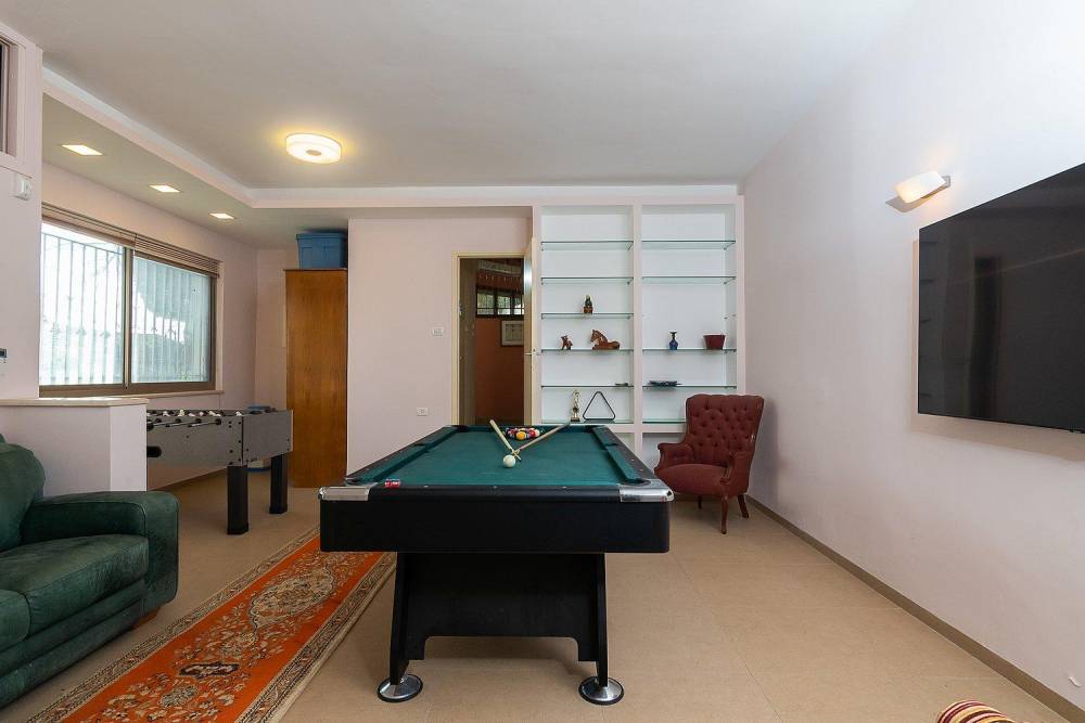 73950 גלריה כללית, וילה בית זית, וילה  בבית זית וילות - Vila 4 U