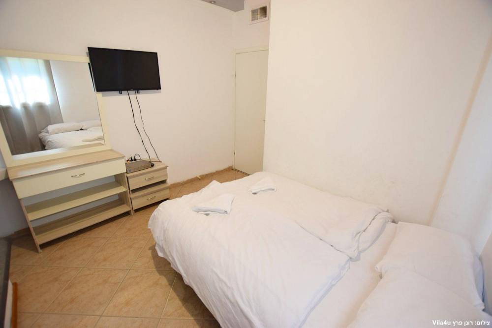 75238 פנים הוילה, שיר לכנרת, וילה  ביבנאל וילות - Vila 4 U