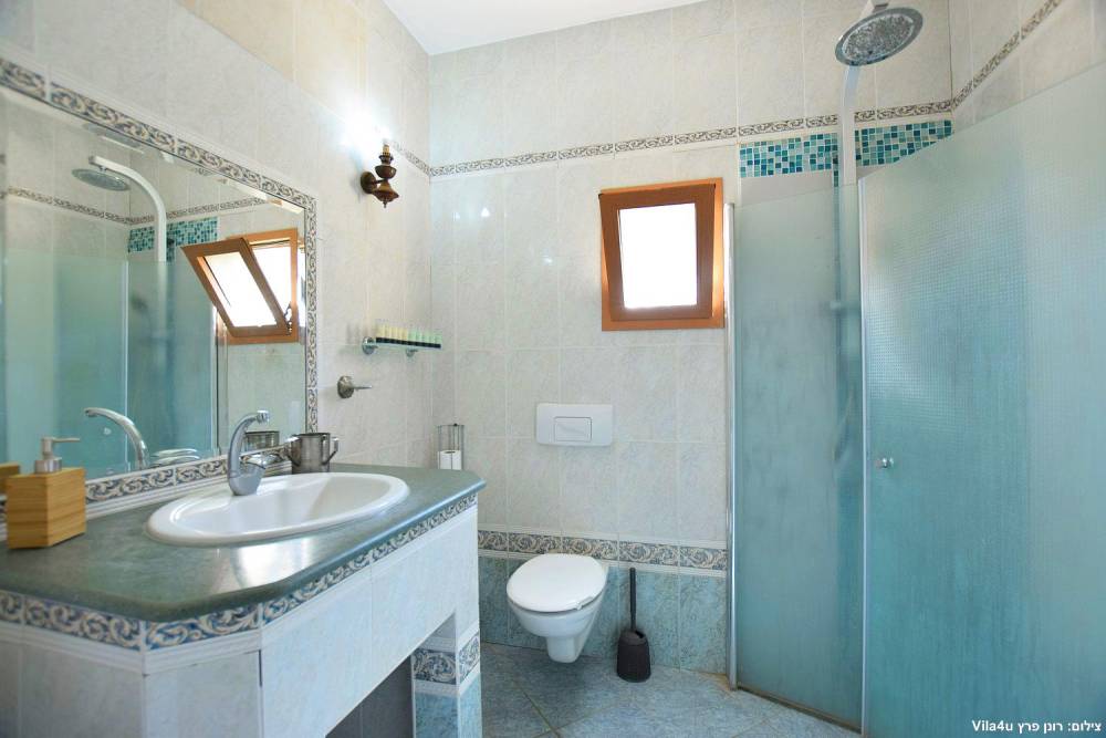 75250 פנים הוילה, שיר לכנרת, וילה  ביבנאל וילות - Vila 4 U