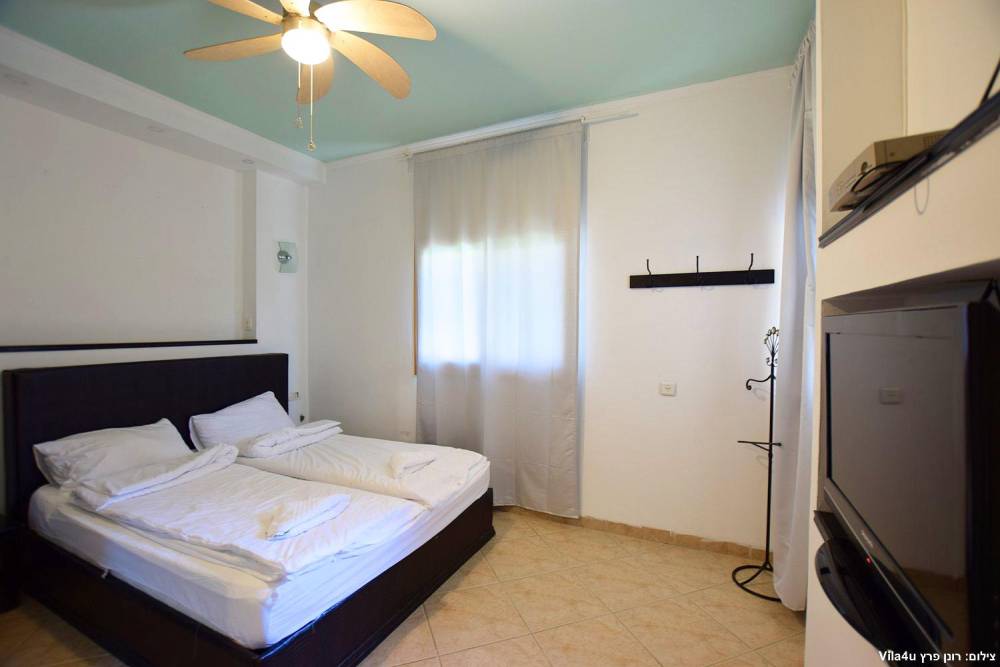 75254 פנים הוילה, שיר לכנרת, וילה  ביבנאל וילות - Vila 4 U