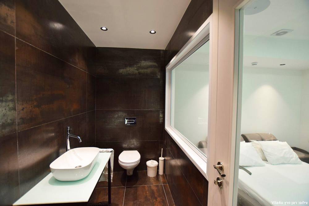 76100 חדר השינה במתחם, לופט אקליפס, וילה  בבית שמש וילות - Vila 4 U