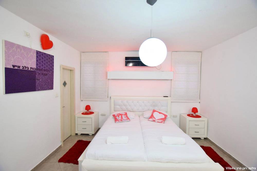 76156 פנים הוילה והחדרים, וילה הדר ומהודר, וילה  בקרית גת וילות - Vila 4 U