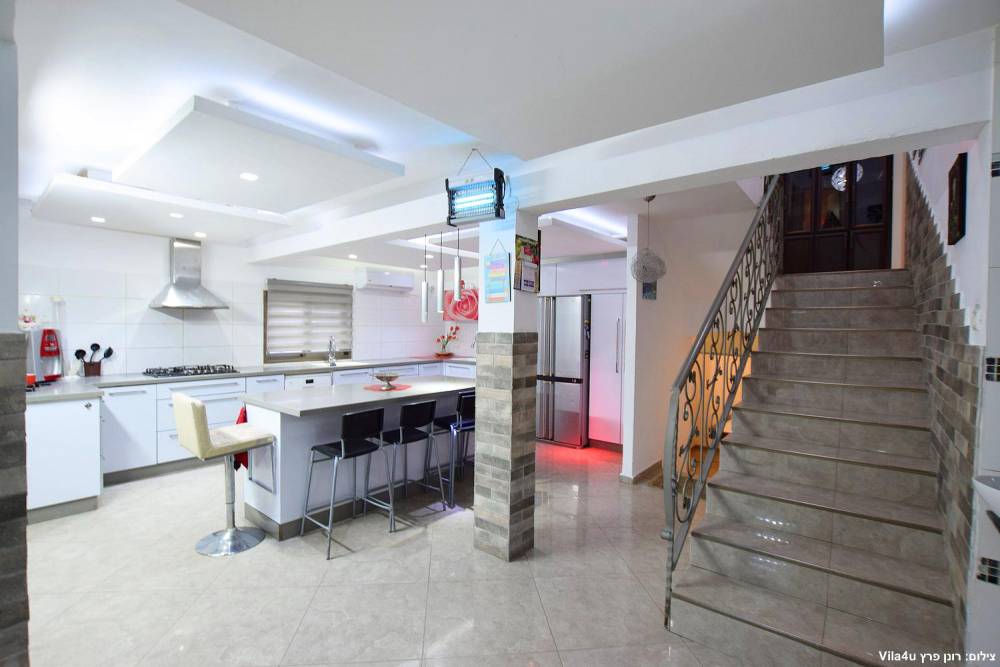 76179 פנים הוילה והחדרים, וילה הדר ומהודר, וילה  בקרית גת וילות - Vila 4 U