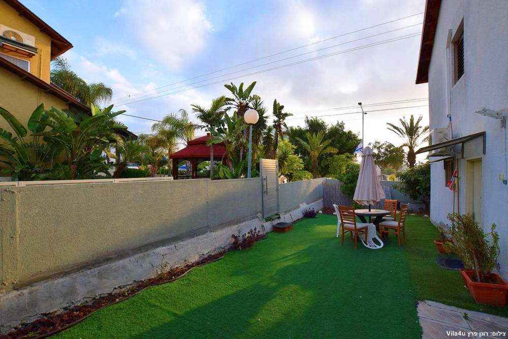 76184 המתחם החיצוני, וילה הדר ומהודר, וילה  בקרית גת וילות - Vila 4 U