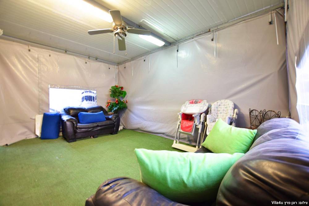 76190 המתחם החיצוני, וילה הדר ומהודר, וילה  בקרית גת וילות - Vila 4 U