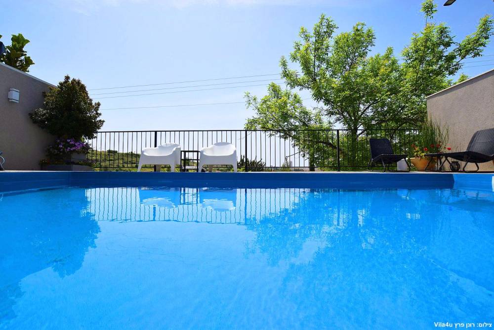 76521 גלריה כללית, המרפסת, וילה  במודיעין וילות - Vila 4 U