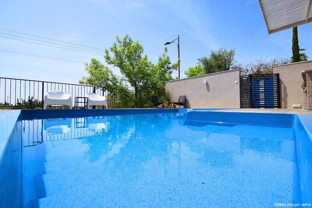 76532 גלריה כללית, המרפסת, וילה  במודיעין וילות - Vila 4 U