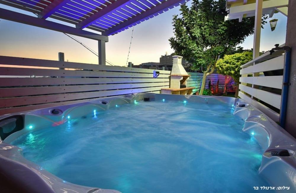 76863 מתחם חיצוני, וילה מול השקיעה, וילה  בירכא וילות - Vila 4 U