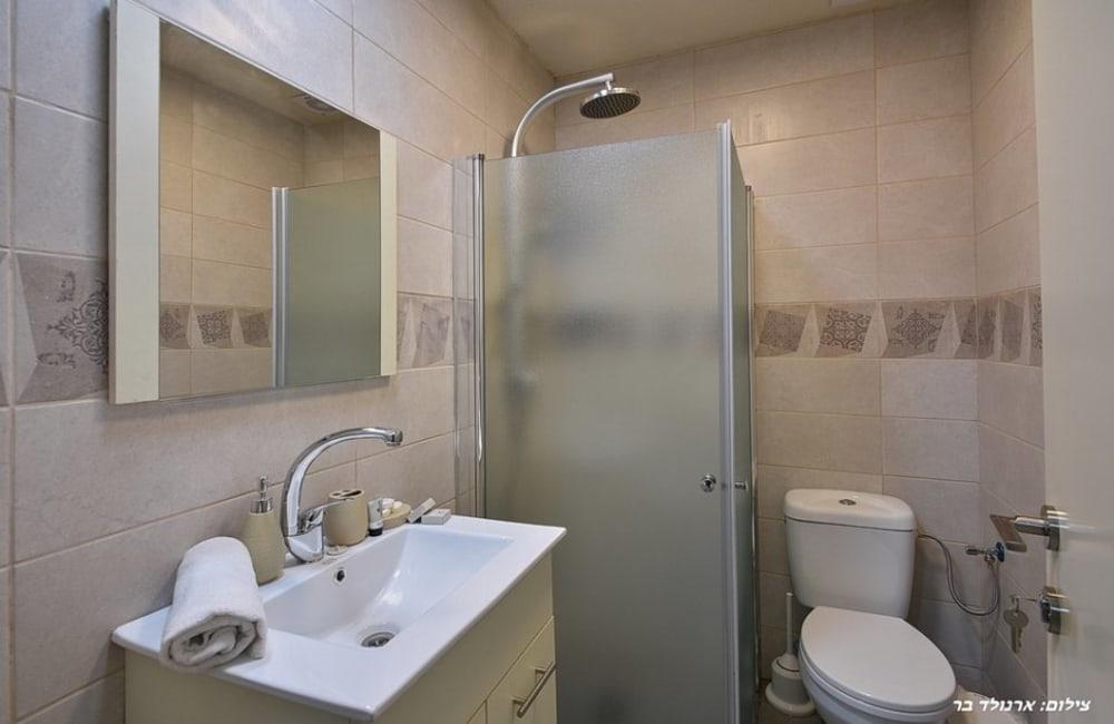 76870 מתחם פנימי, וילה מול השקיעה, וילה  בירכא וילות - Vila 4 U