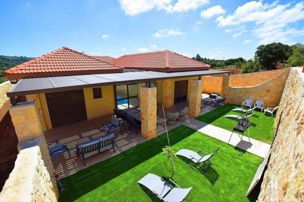 79625 מתחם חיצוני, אחוזת ערמונים, וילה  בשומרה וילות - Vila 4 U