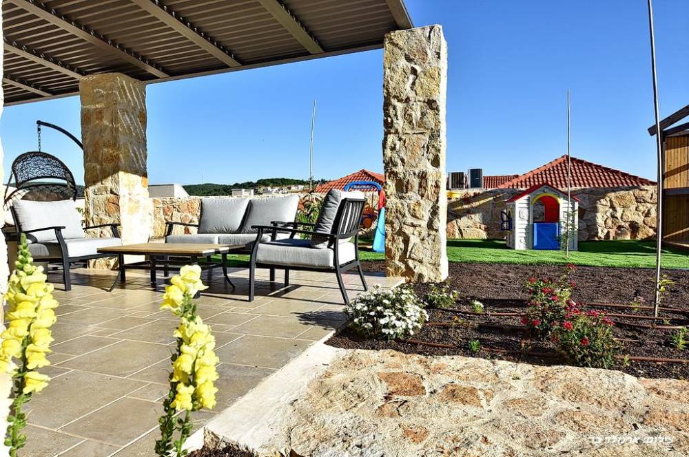 79645 מתחם חיצוני, אחוזת ערמונים, וילה  בשומרה וילות - Vila 4 U