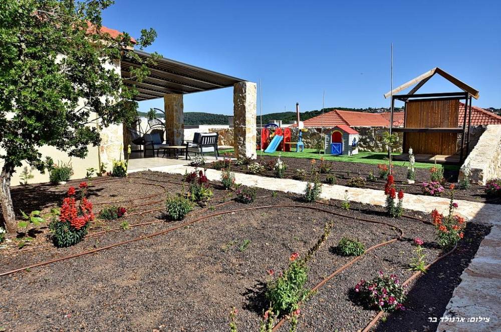 79657 מתחם חיצוני, אחוזת ערמונים, וילה  בשומרה וילות - Vila 4 U