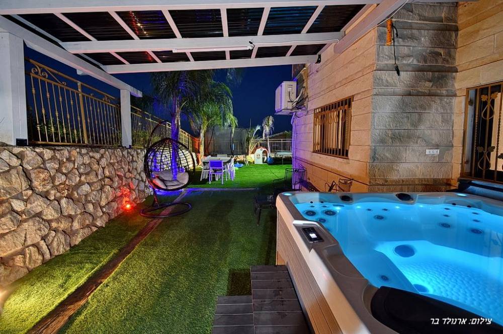 80254 מתחם חיצוני, וילה יערות הדבש, וילה  בנוף כנרת וילות - Vila 4 U