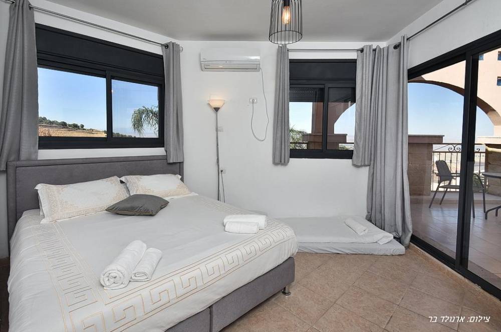 80281 מתחם הפנימי, וילה יערות הדבש, וילה  בנוף כנרת וילות - Vila 4 U