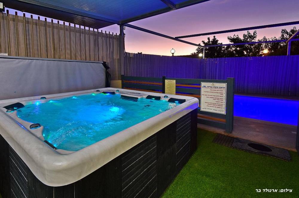 80738 המתחם החיצוני, וילה קאסה אור המוריה, וילה  בעין יעקב וילות - Vila 4 U